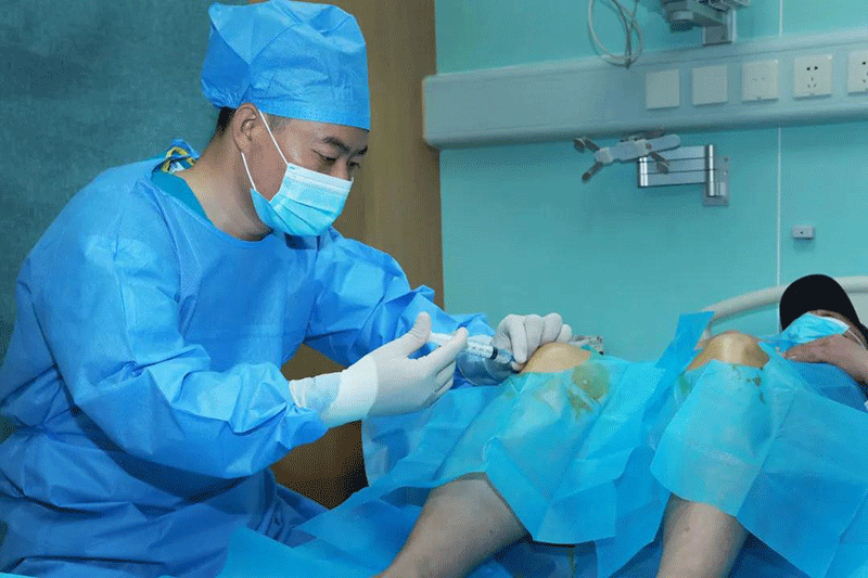 为中国1.2亿骨关节炎患者带来福音 RegenoGel骨性关节炎注射凝胶在乐城完成首例注射